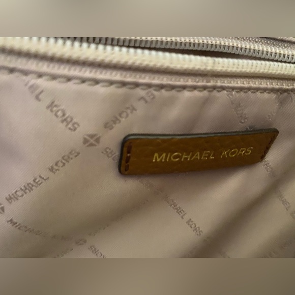Michael Kors LG Hobo Bag - Picture 5 of 8